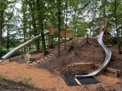 Neues Rutschparadies am Waldspielplatz